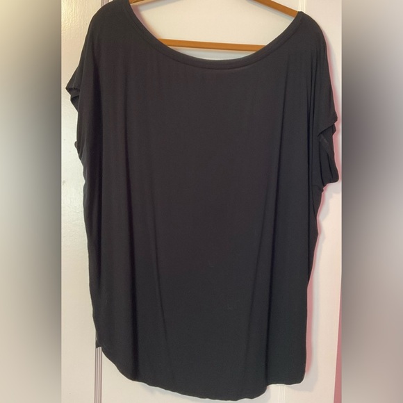 Express Tops - Express Black Relaxed Short Sleeve Tee